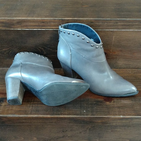 BMakowsky  leather bootie. - Picture 1 of 5